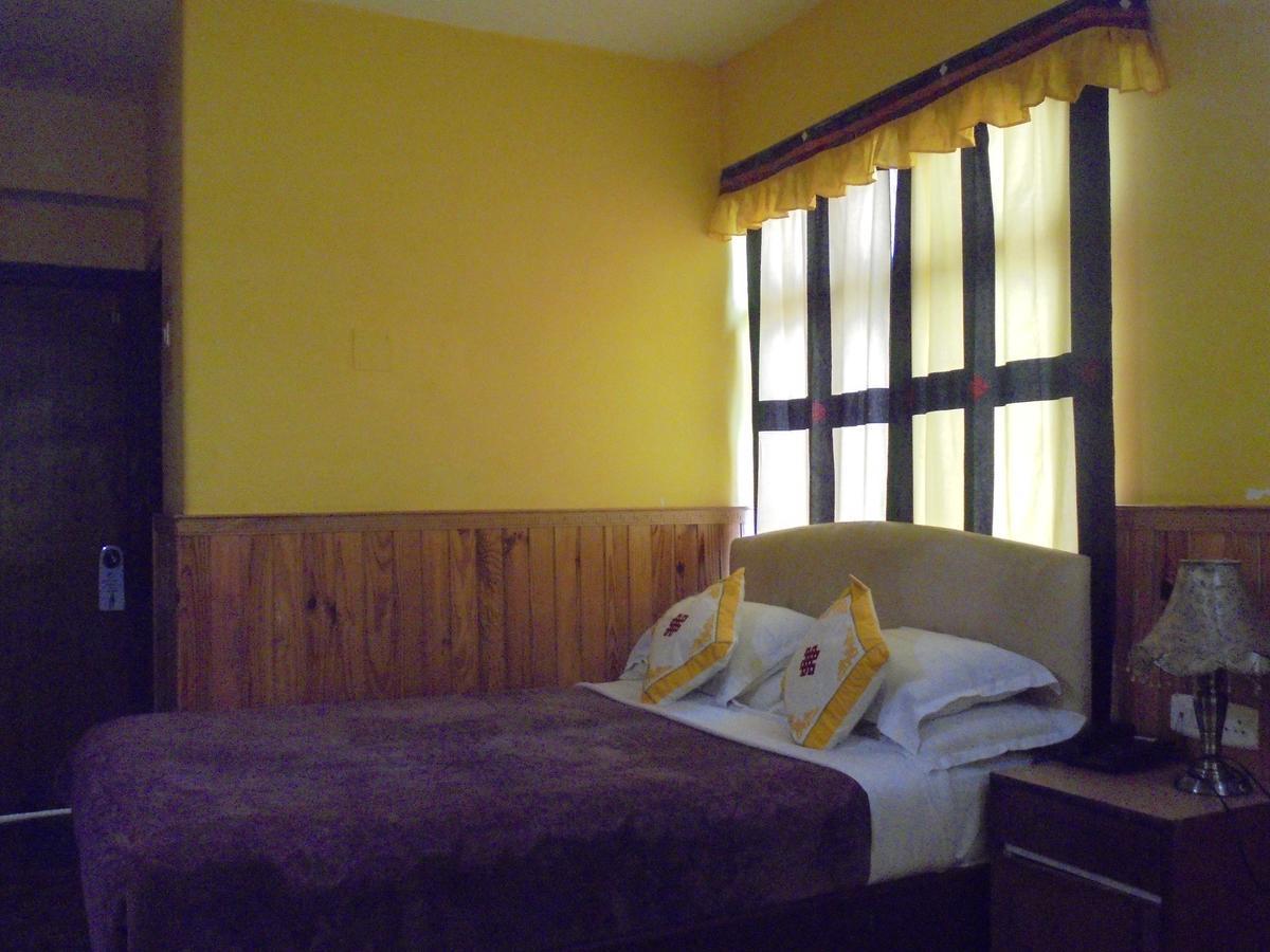 Hotel Tibet Гангток Екстериор снимка