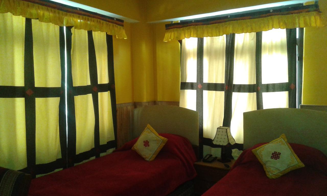 Hotel Tibet Гангток Екстериор снимка