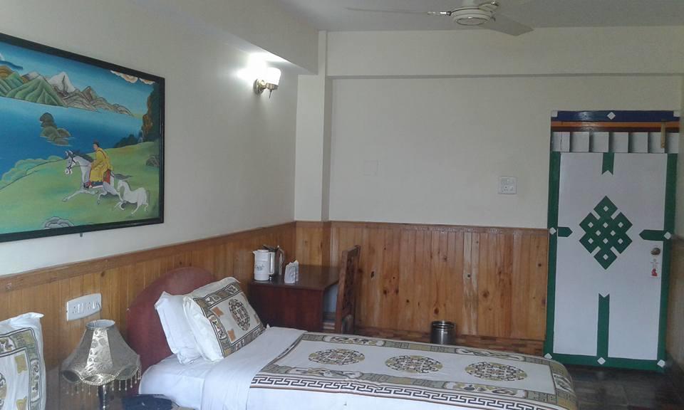 Hotel Tibet Гангток Екстериор снимка